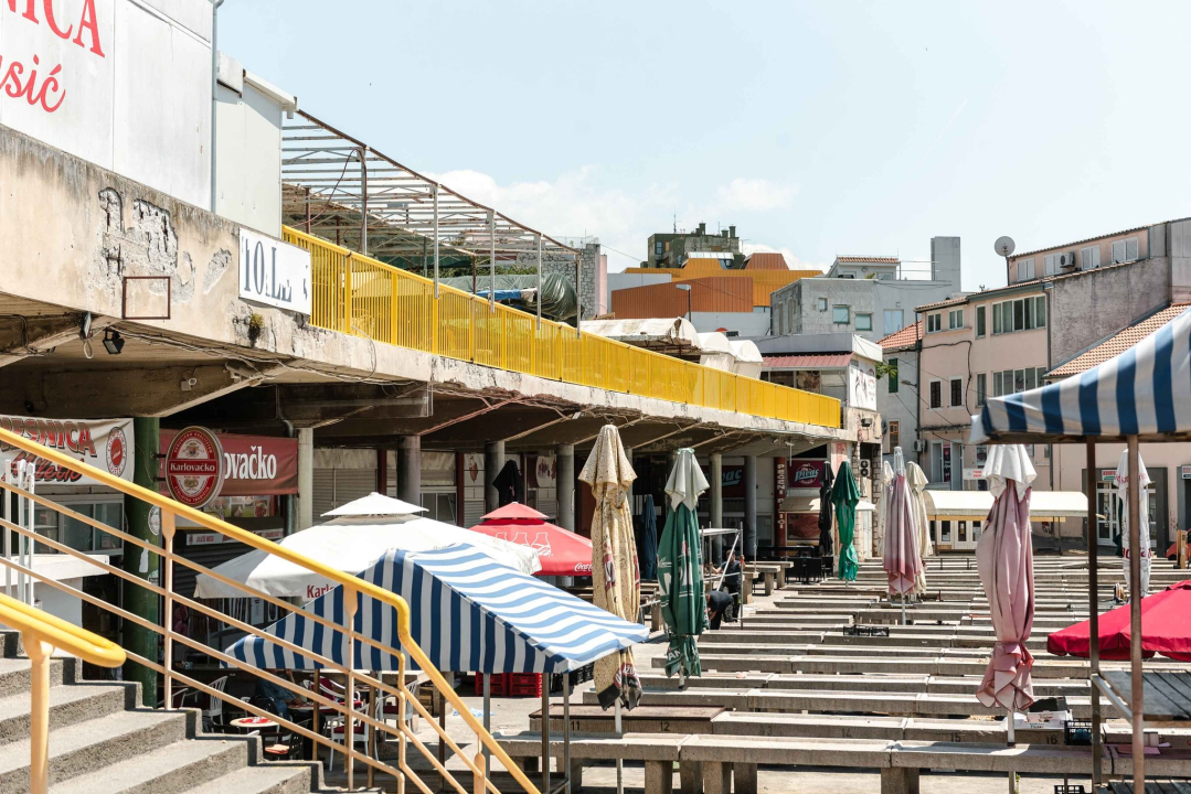 Šibenska pijaca: Žuta ograda zamijenila oronuli zid