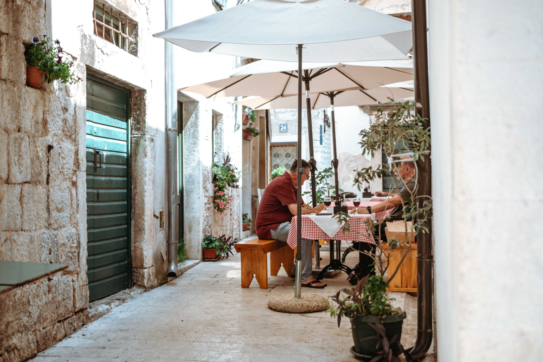 Marenda kakva je nekad bila, u hladu šibenskih kala uz mirise koji vraćaju u prošlost