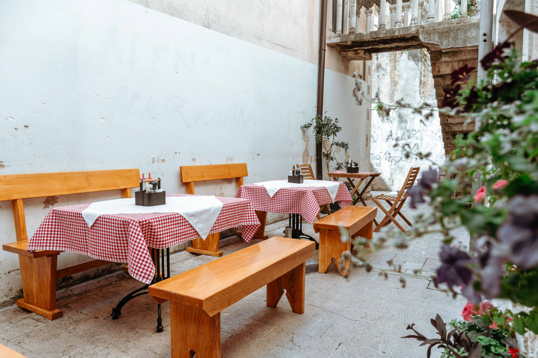 Marenda kakva je nekad bila, u hladu šibenskih kala uz mirise koji vraćaju u prošlost