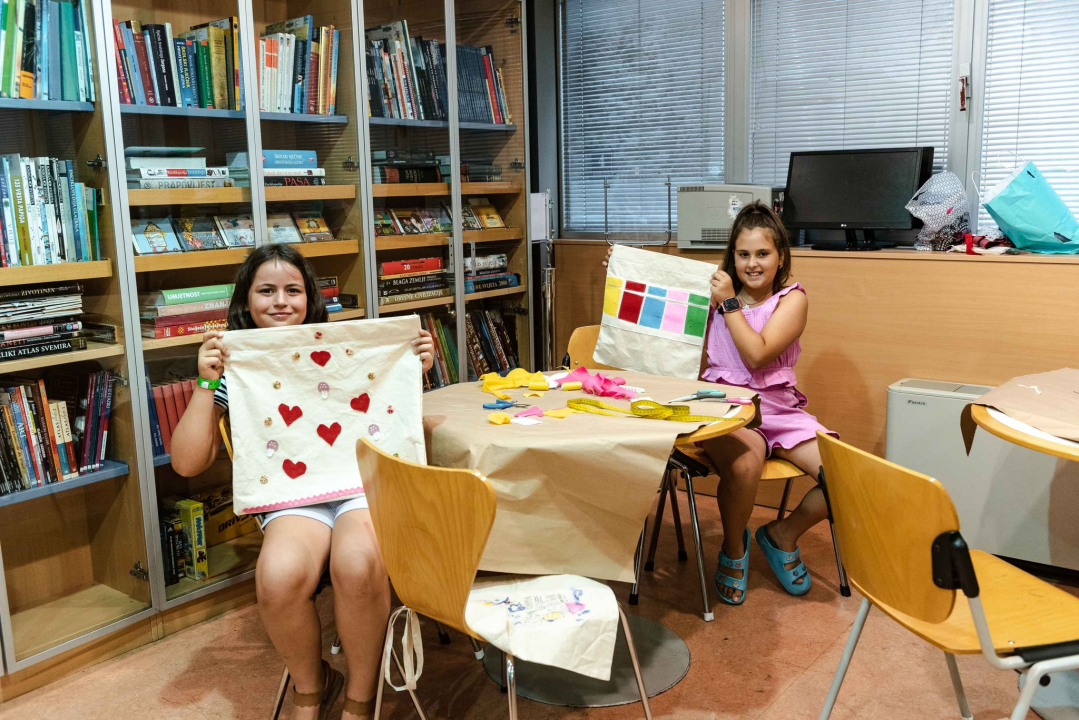 Radionica šivanja u Šibeniku pravi je hit među djecom, a neki su se zbog nje dizali u 5 sati