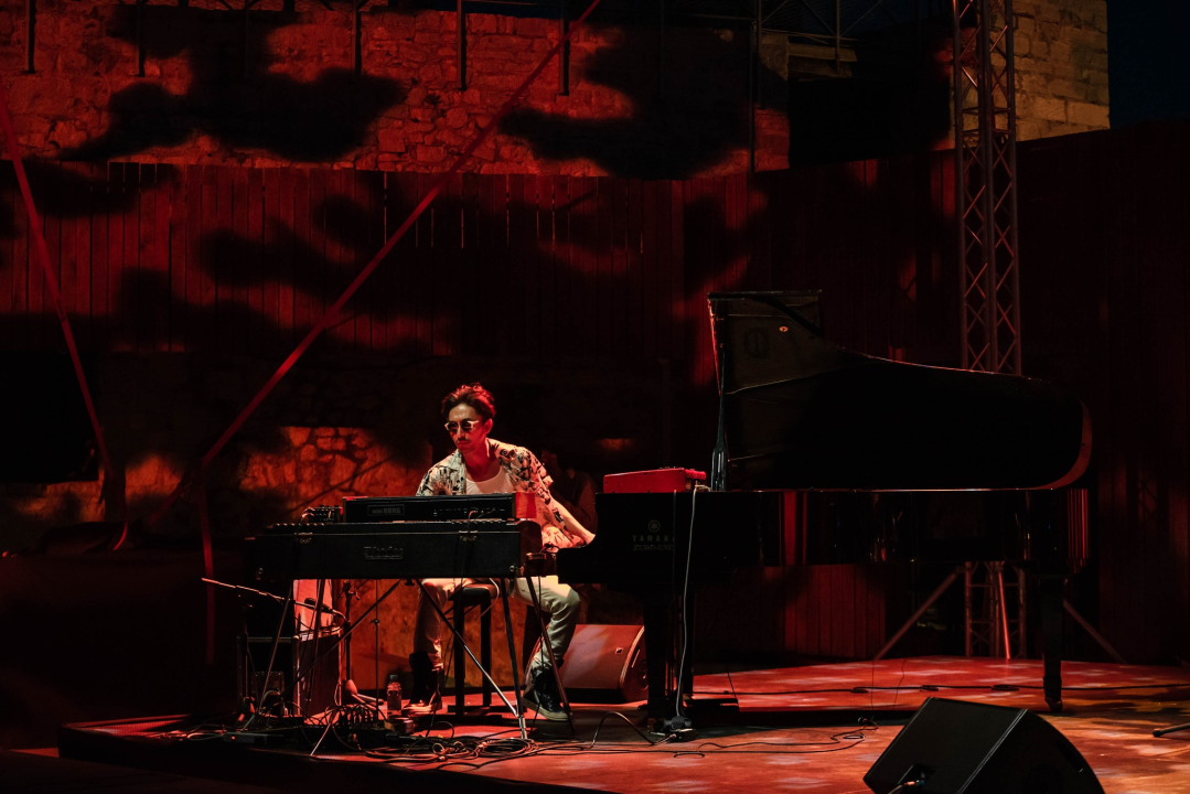 José James rasplesao publiku u Šibeniku: 'Ovo je jedna od najljepših pozornica na kojoj sam nastupao'