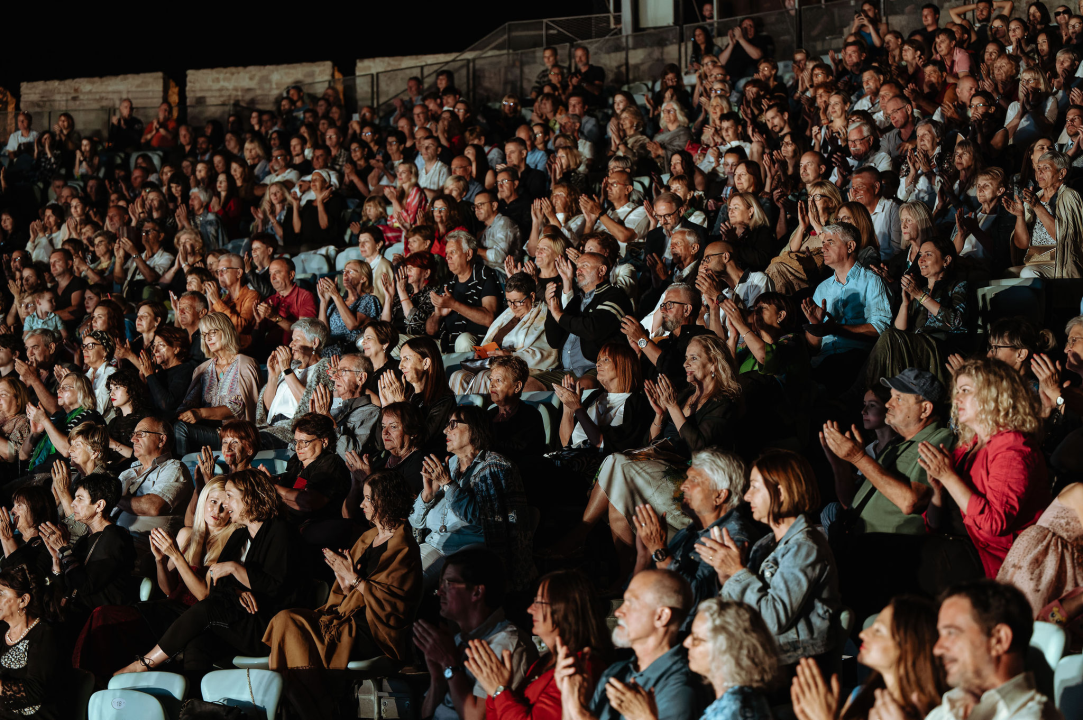 Na Tvrđavu sv. Mihovila stižu LADO i Emeli Sandé: Na Baroneu obilježavanje Teslinog rođendana i hvaljeni hit film!