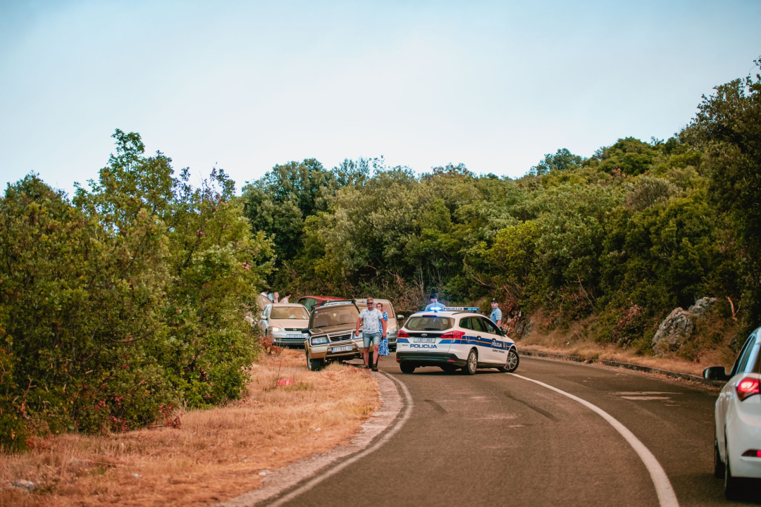 Godišnjica strašnog požara u Zatonu i Raslini: ‘Sjećam se bijele pjene koja lebdi zrakom ispunjenim dimom. Vrijeme je stalo’ 