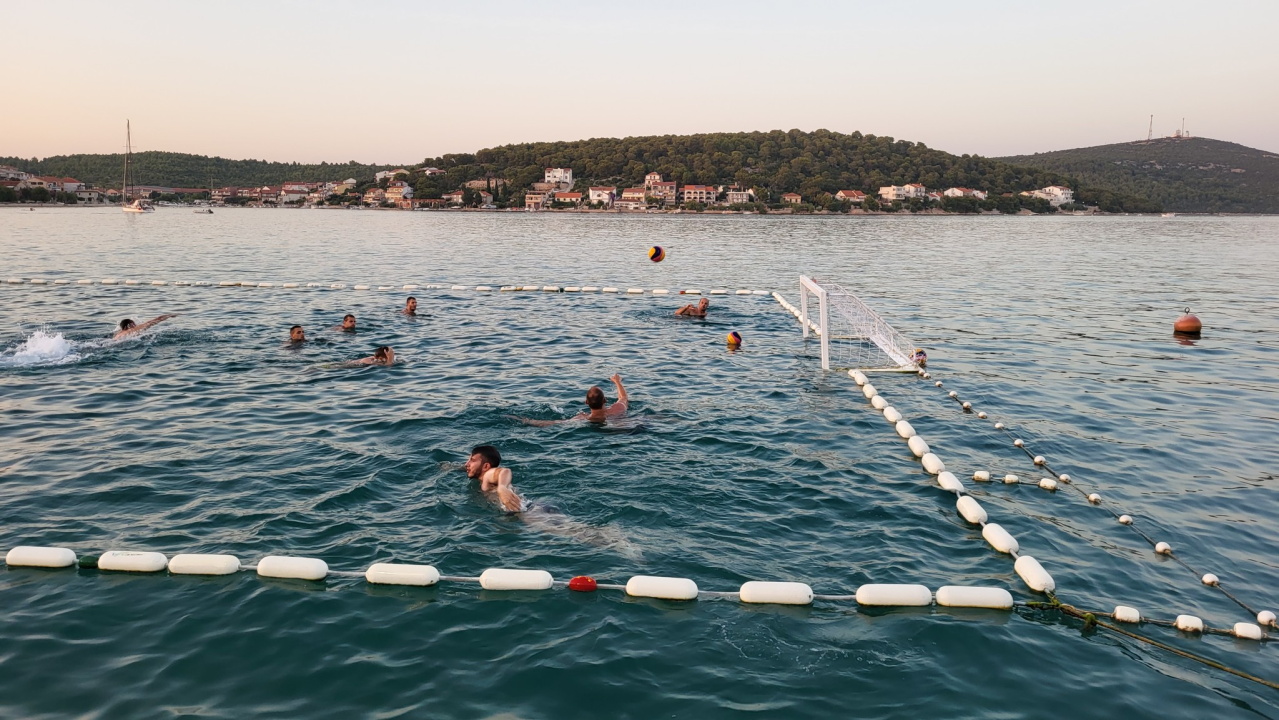 Povijesna utakmica za Prvić Luku: Kako je vaterpolo uzburkao usnulu valu...