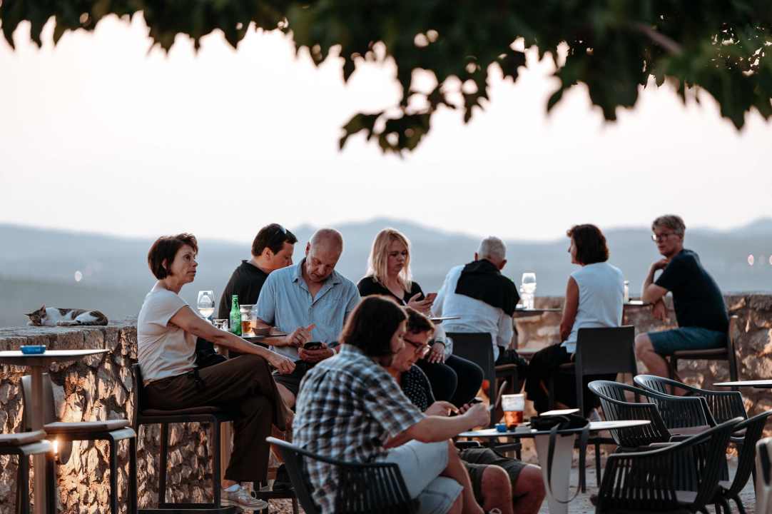 Ljetna večer i vrhunska glazba na Barone Jazz Festivalu: B's FUNstallation oduševili Šibenčane i turiste