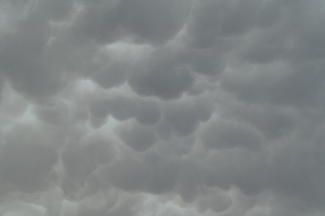 Nevrijeme stiglo do Šibenika i donijelo zanimljive mammatus oblake