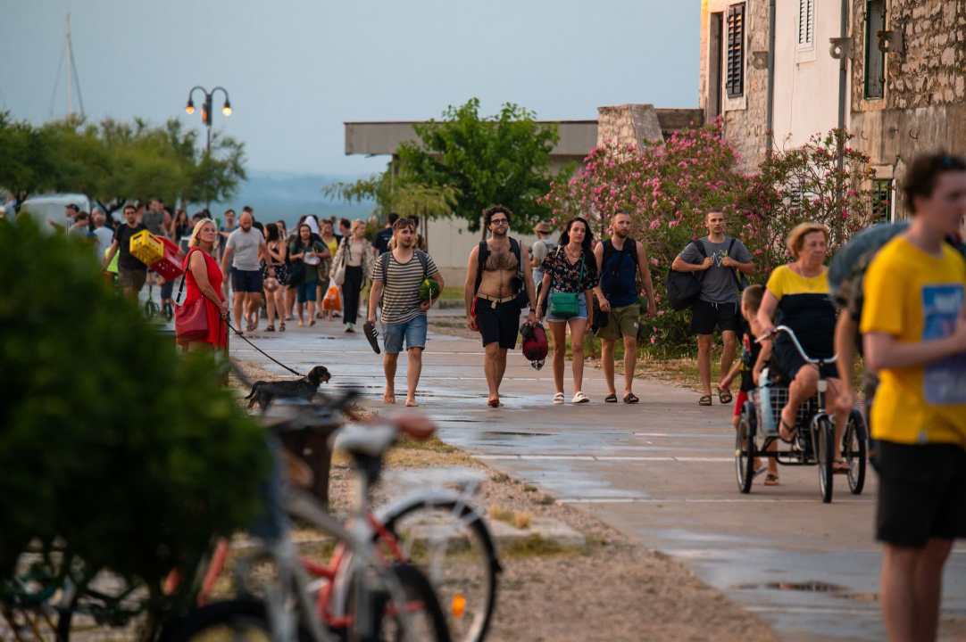 Zbog ove fotogalerije pokajat ćete se što niste otišli na Zlarin Street Music Festival!