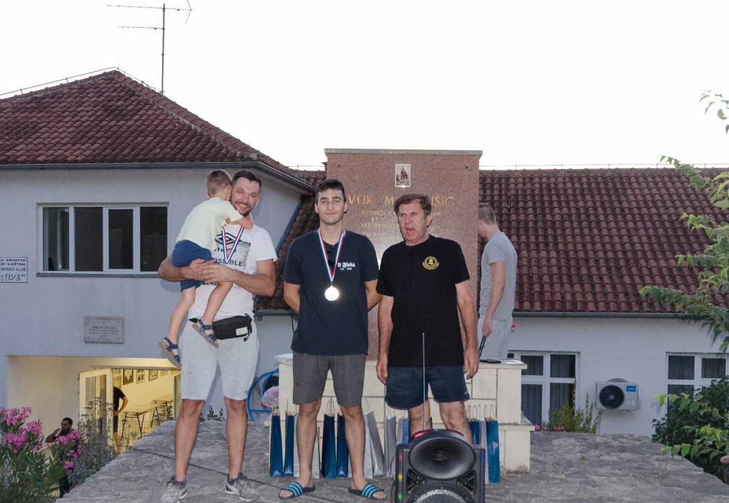 U Rupama održana utrka karića, a nakon toga i fešta