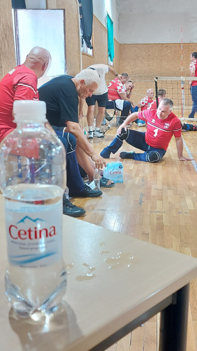 Klub sjedeće odbojke Knin 95 organizirao i osvojio turnir Oluja 95