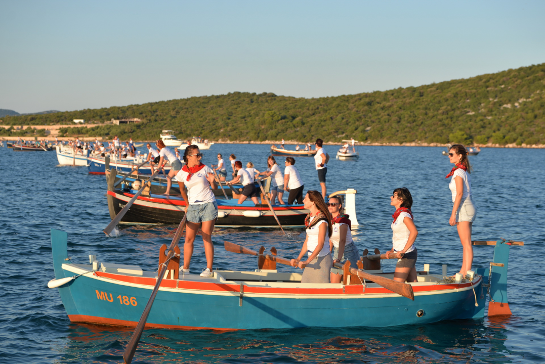 Ne propustite feštu u Betini: Regata Dlan &amp; veslo pa vrhunski koncerti i vatromet! 