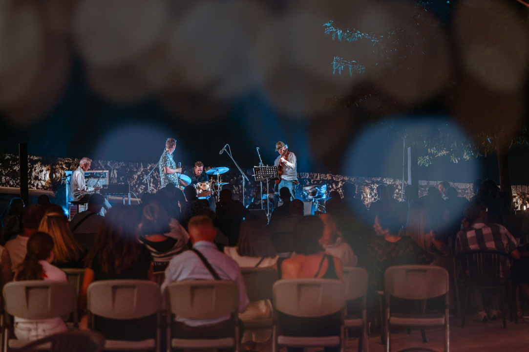 Rođendan Ive Robića obilježen na tvrđavi Barone uz Daniela Caccia i Organ Trio