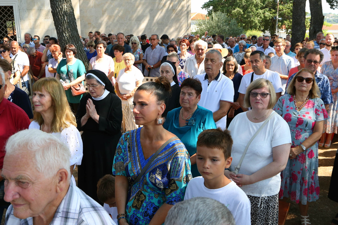 Večer uoči Velike Gospe brojni vjernici hodočastili u Vrpolje