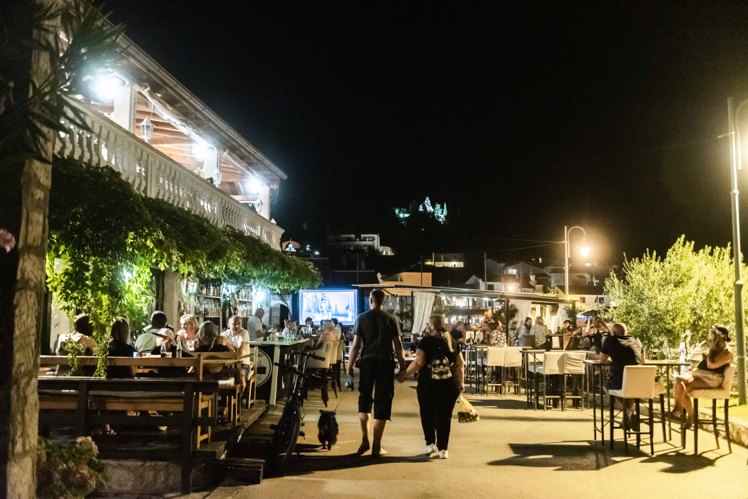 Rock'n'roll, finger food i kokteli: Stray Cat mjesto je koje morate posjetiti! 