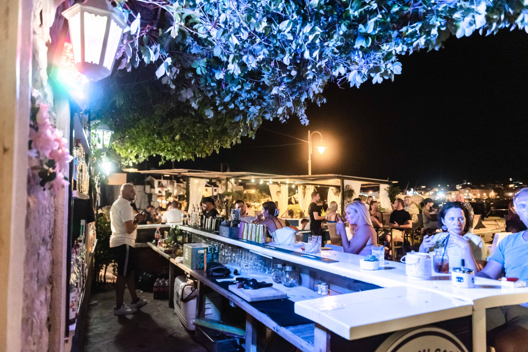 Rock'n'roll, finger food i kokteli: Stray Cat mjesto je koje morate posjetiti! 