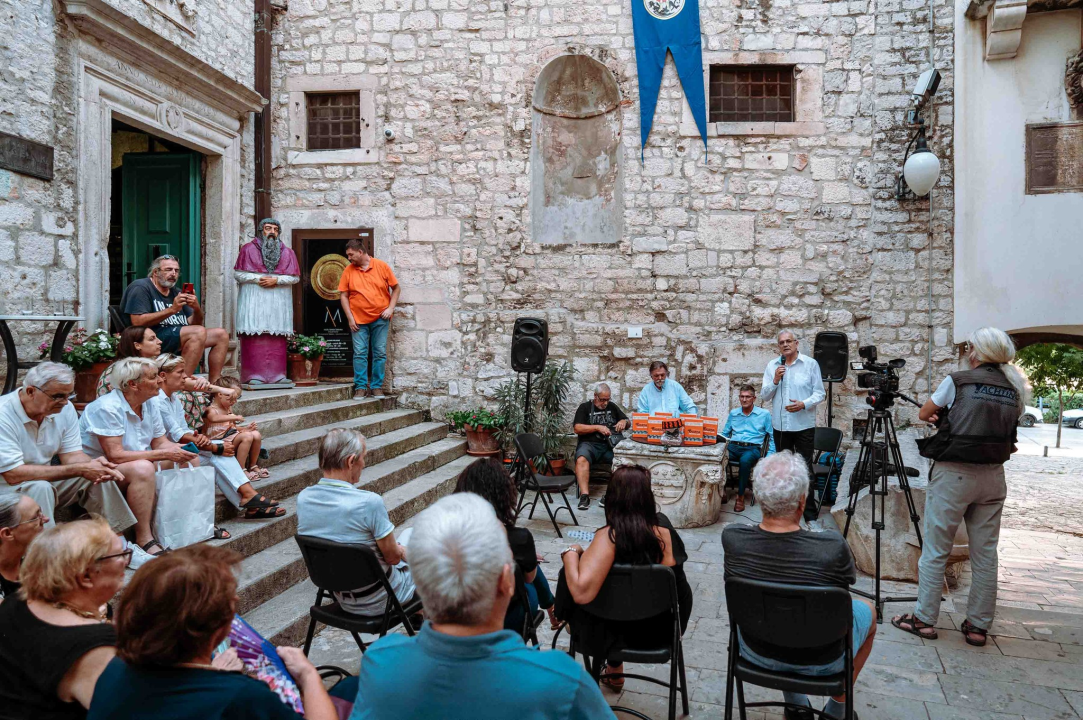 'Kadena' je Sinišin dar Šibeniku: 'Nije lako pisati o ljudima, ali mislim da smo uspjeli'