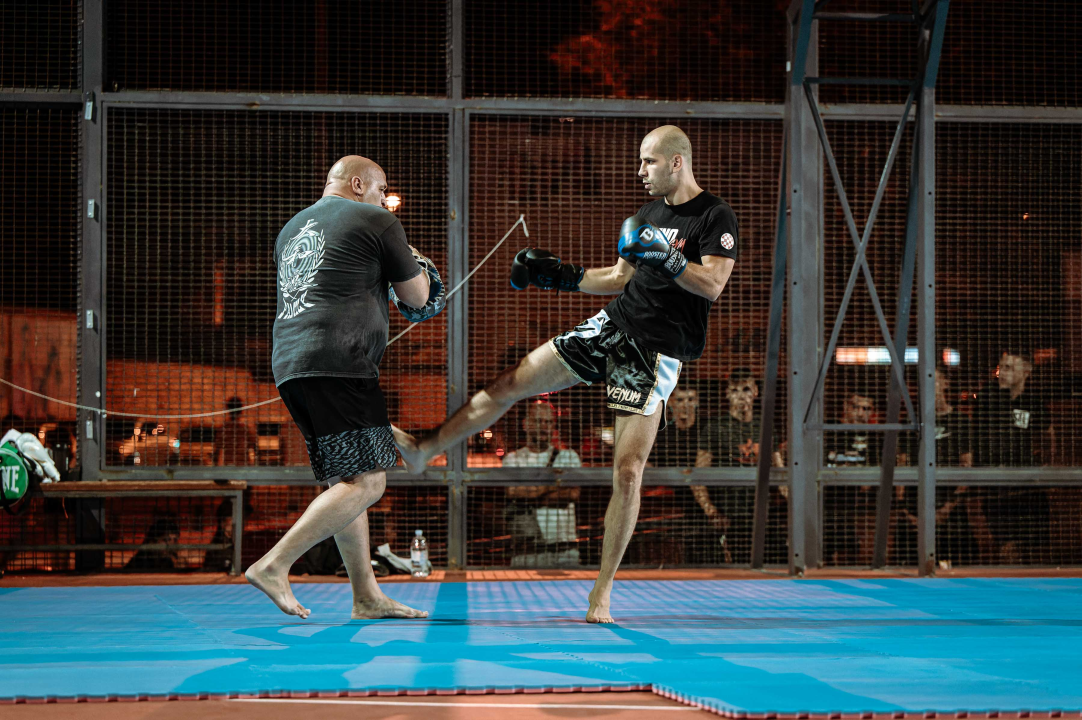 Funcuti bakljadom podržali Franu Vukovića na otvorenom treningu uoči borbe za naslov