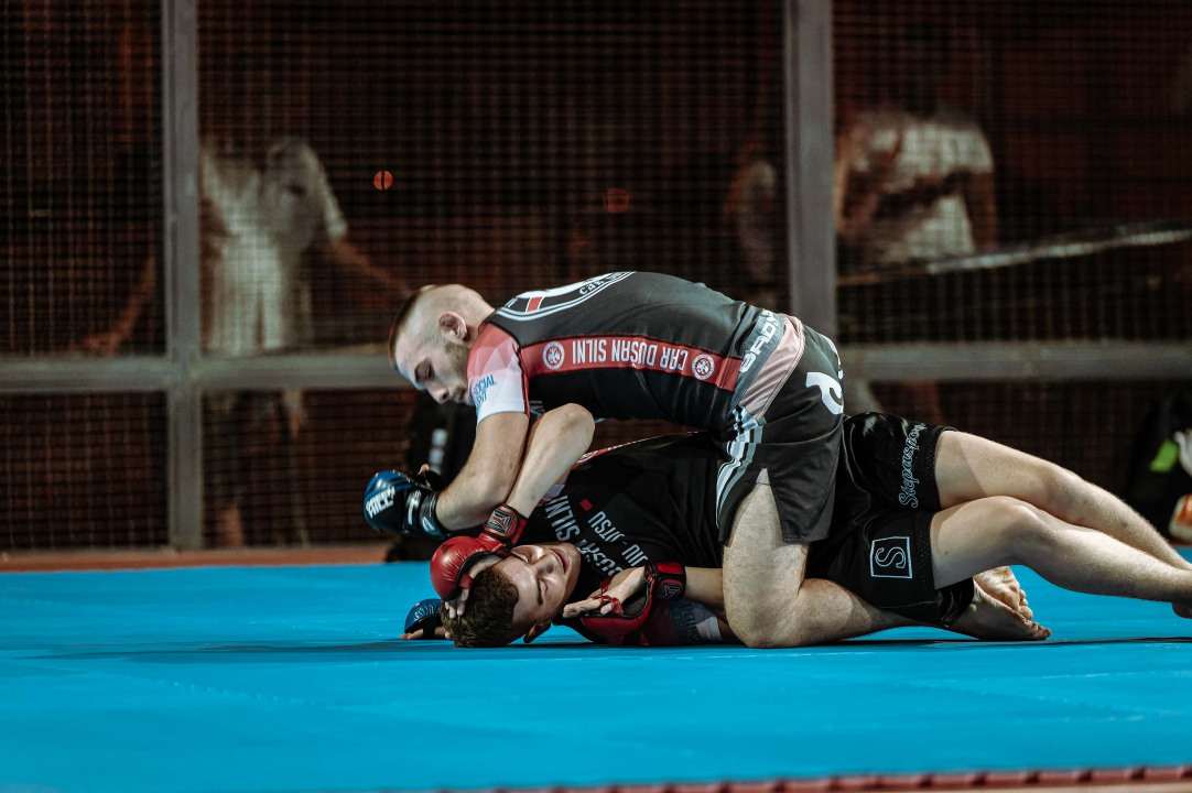 Funcuti bakljadom podržali Franu Vukovića na otvorenom treningu uoči borbe za naslov