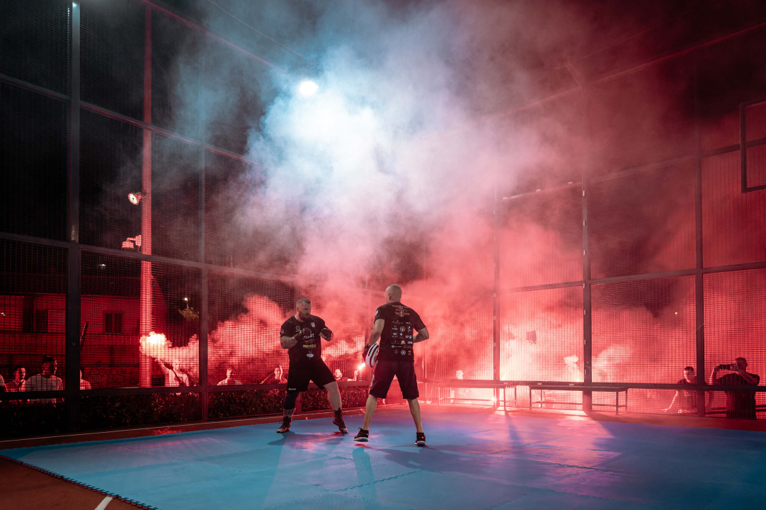 Funcuti bakljadom podržali Franu Vukovića na otvorenom treningu uoči borbe za naslov