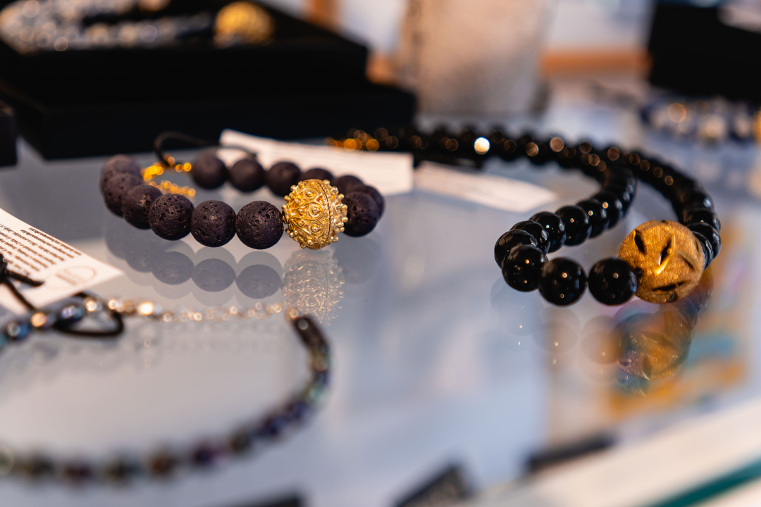 U Galeriju Juraj Dalmatinac stigle zimske kolekcije dizajnerske odjeće i nakita