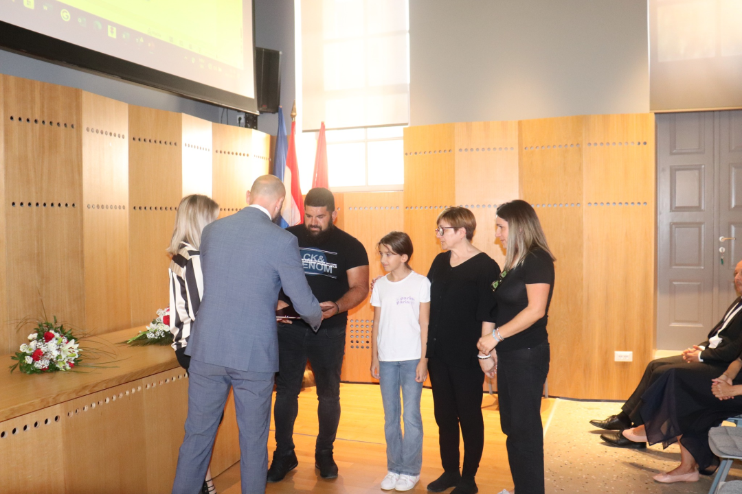 Nagrada Grada Skradina posthumno dodijeljena Ivanu Šišku