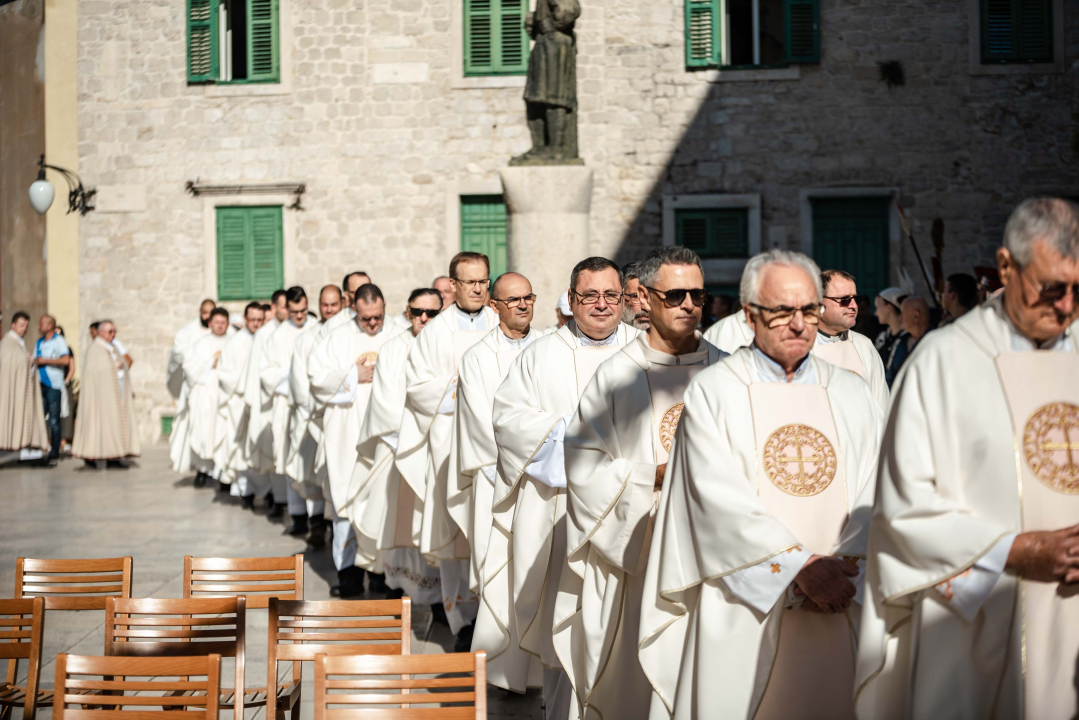 Misom i procesijom obilježen Dan grada i blagdan sv. Mihovila