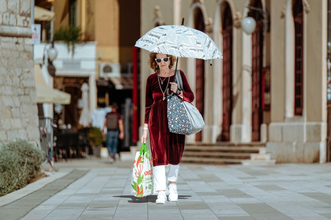 Moda godine ne broji: Ove dame modnim odabirom oborile su centar grada! 