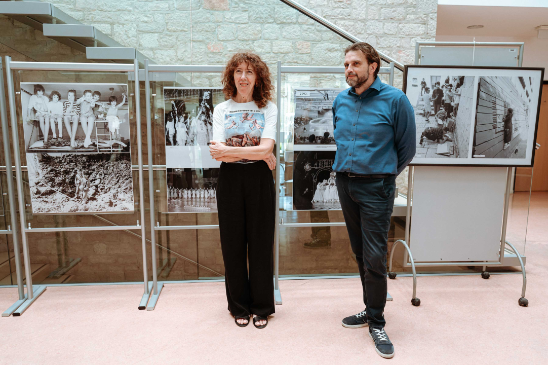 Svako dijete treba mir: U knjižnici predavanje o migrantima u lokalnoj zajednici i izložba ratnog MDF-a