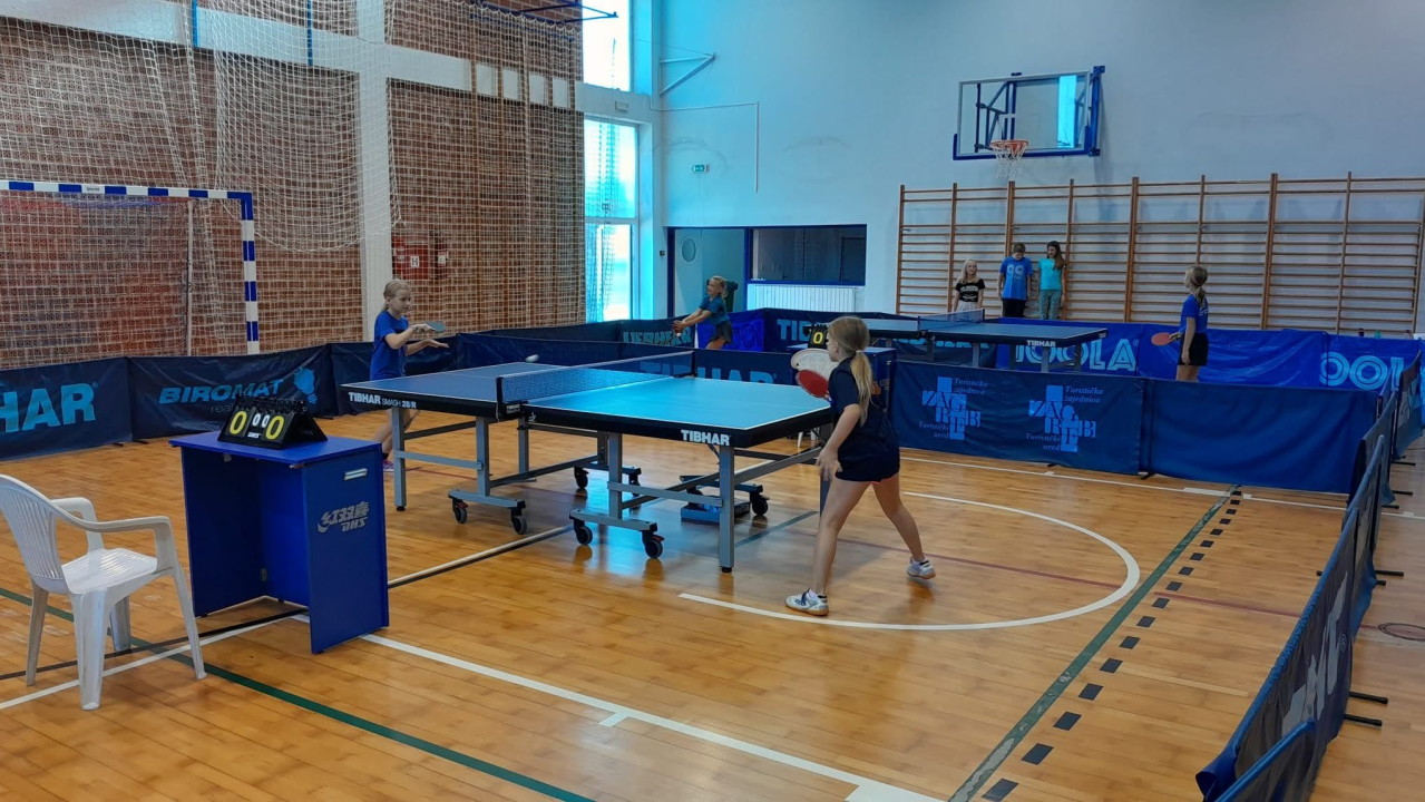 Dobar uspjeh malih šibenskih stolnotenisača u Veloj Luci