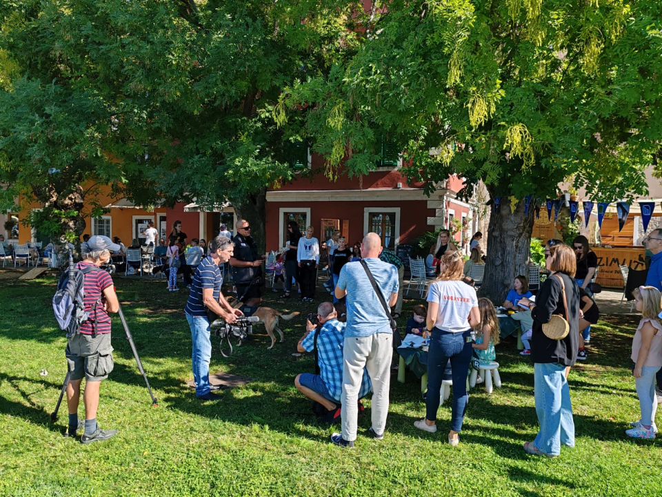 Tko preko Šibenskih šapa udomi psa, dobit će na dar godišnju kartu za NP Krka