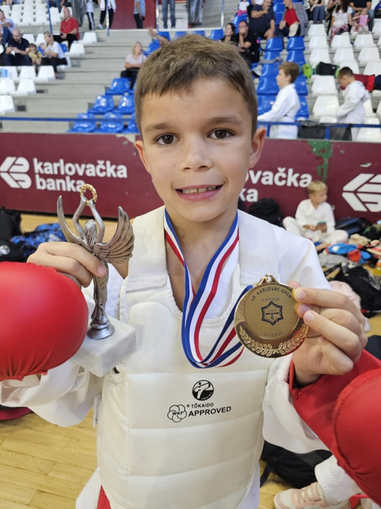 Vodički karataši na međunarodnom turniru osvojili 35 medalja