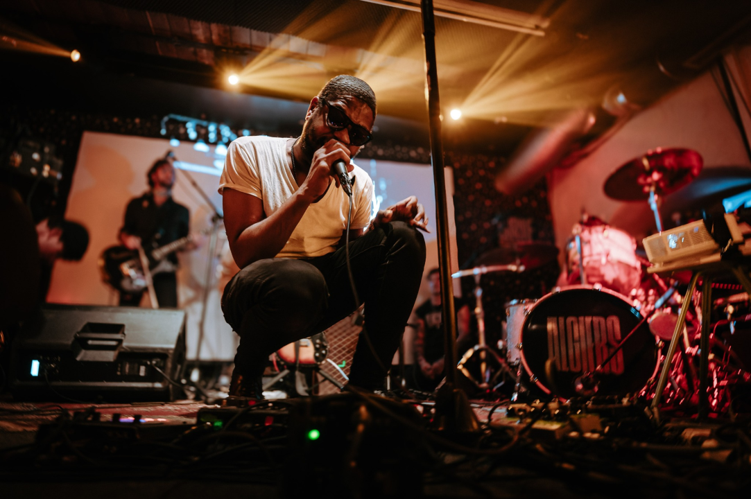 Post pankeri 'Algiers' energičnim koncertom 'shookirali' sinoć publiku u Šibeniku 