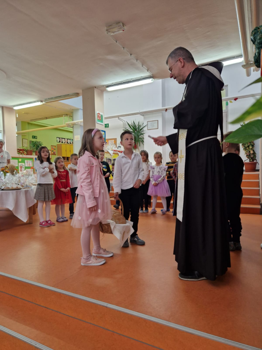 Na Danima kruha roditelji djece vrtića Cvrčak prikupili novac za bolesnu djevojčicu 