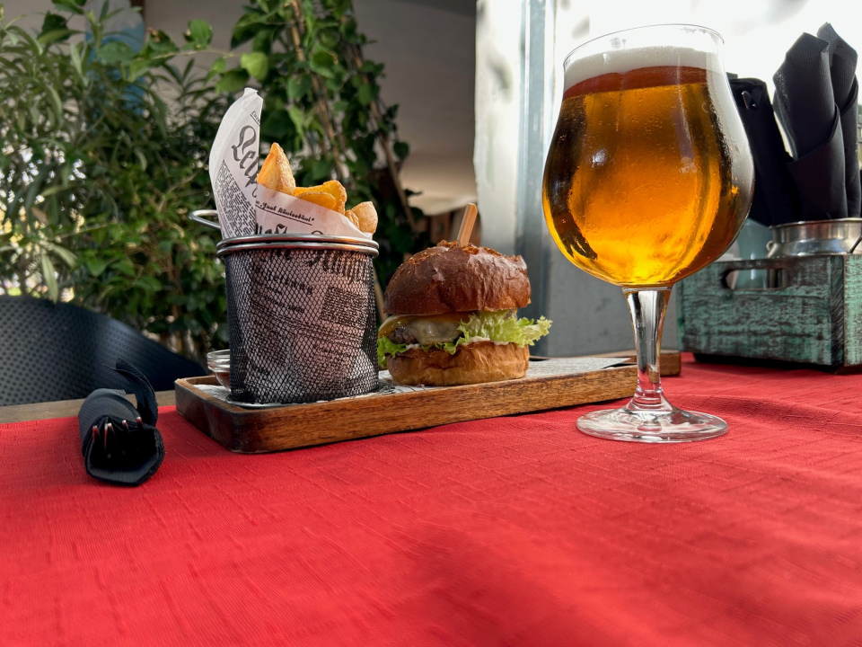 Bistro Bava vas nagrađuje na danima burgera!