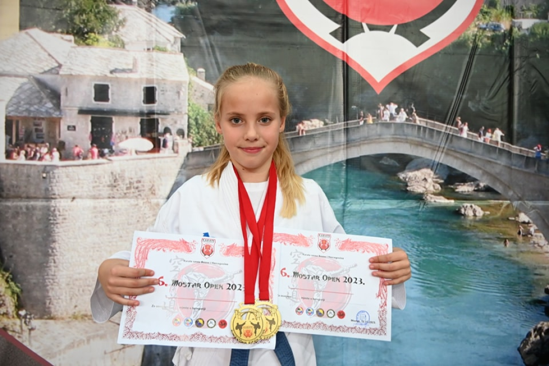 Članovi Karate kluba 'Okit Vodice' sudjelovali na 6. 'Mostar Openu' i osvojili 12 medalja 