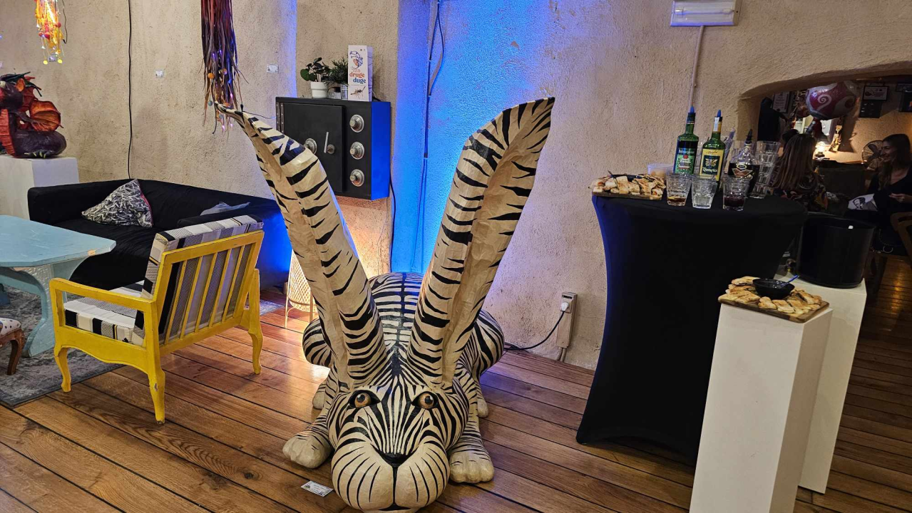 U Galeriji Azimuta otvorena izložba radova Andriane Tanfare 'Iza druge duge'