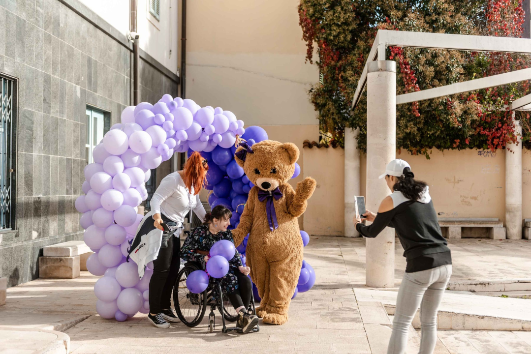 U Šibeniku obilježen Dan palčića: 'Našim anđelima među zvijezdama poslali smo balone na dar'
