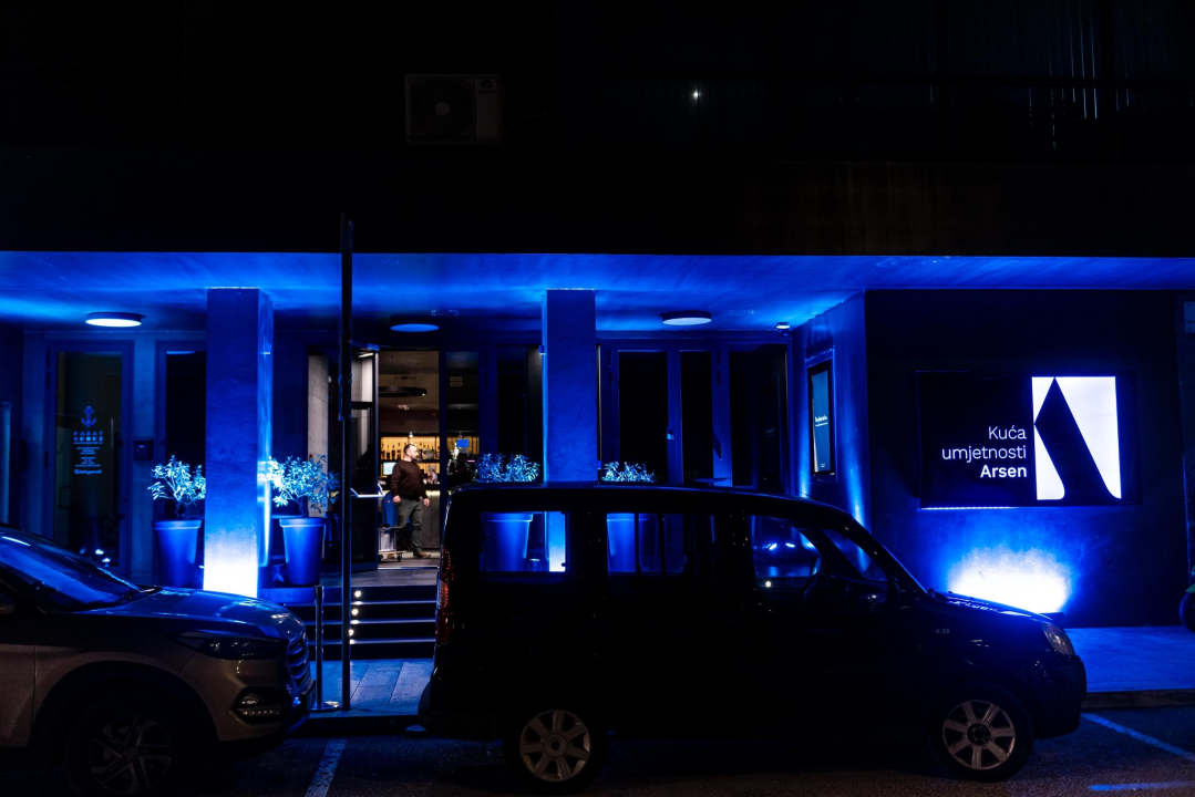 Katedrala i Arsen zasvijetlili u plavoj boji u povodu Svjetskog dana djece