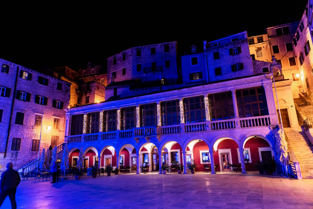 Katedrala i Arsen zasvijetlili u plavoj boji u povodu Svjetskog dana djece