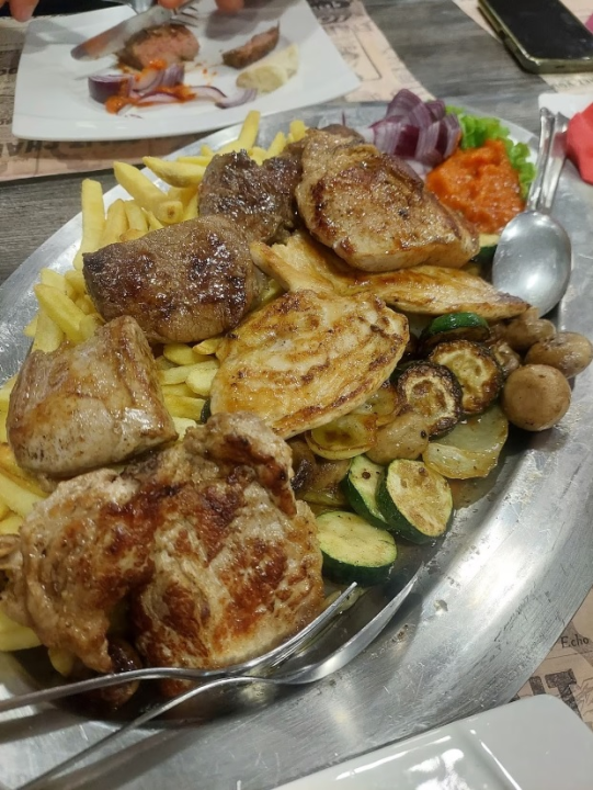 Restoran Penkala-Trstenik nudi ukusnu spizu i nenadmašna pečenja!