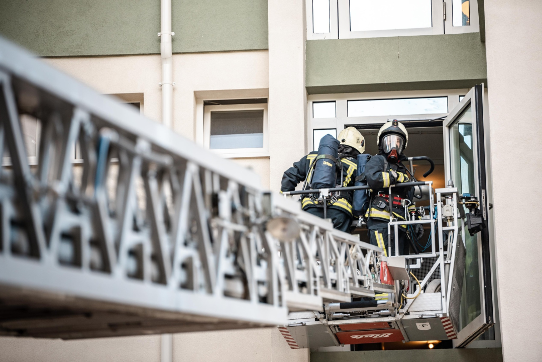 Živahno je bilo u Cvjetnom domu: 'Intervenirali' vatrogasci, HGSS-ovci, Crveni križ, policija… 