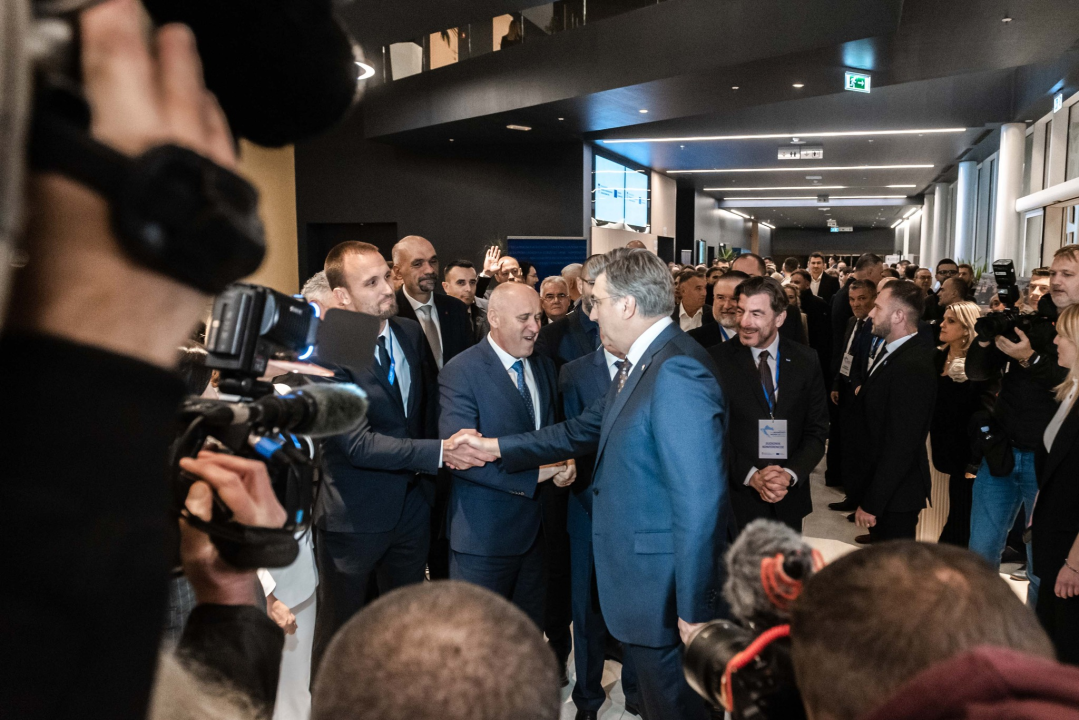 Premijer Plenković posjetio Šibenik: Sastao se s gradonačelnikom Burićem i sudjelovao na svečanosti u Solarisu 