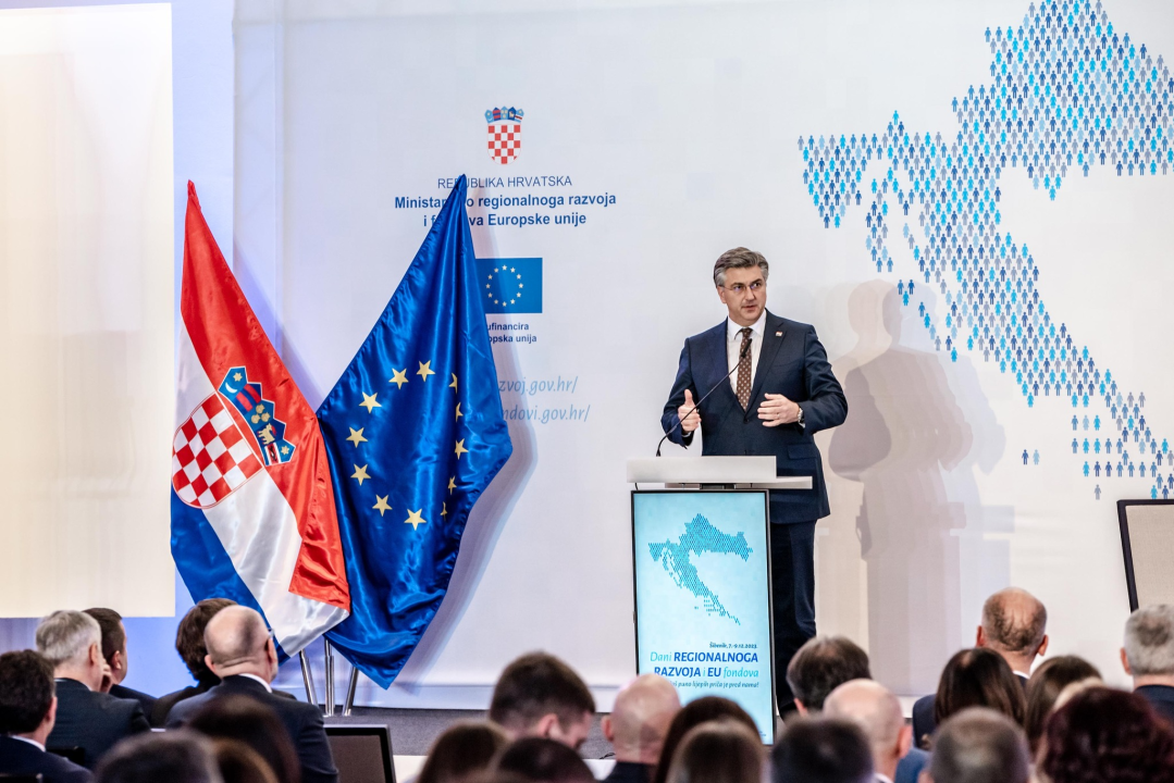 Premijer Plenković posjetio Šibenik: Sastao se s gradonačelnikom Burićem i sudjelovao na svečanosti u Solarisu 