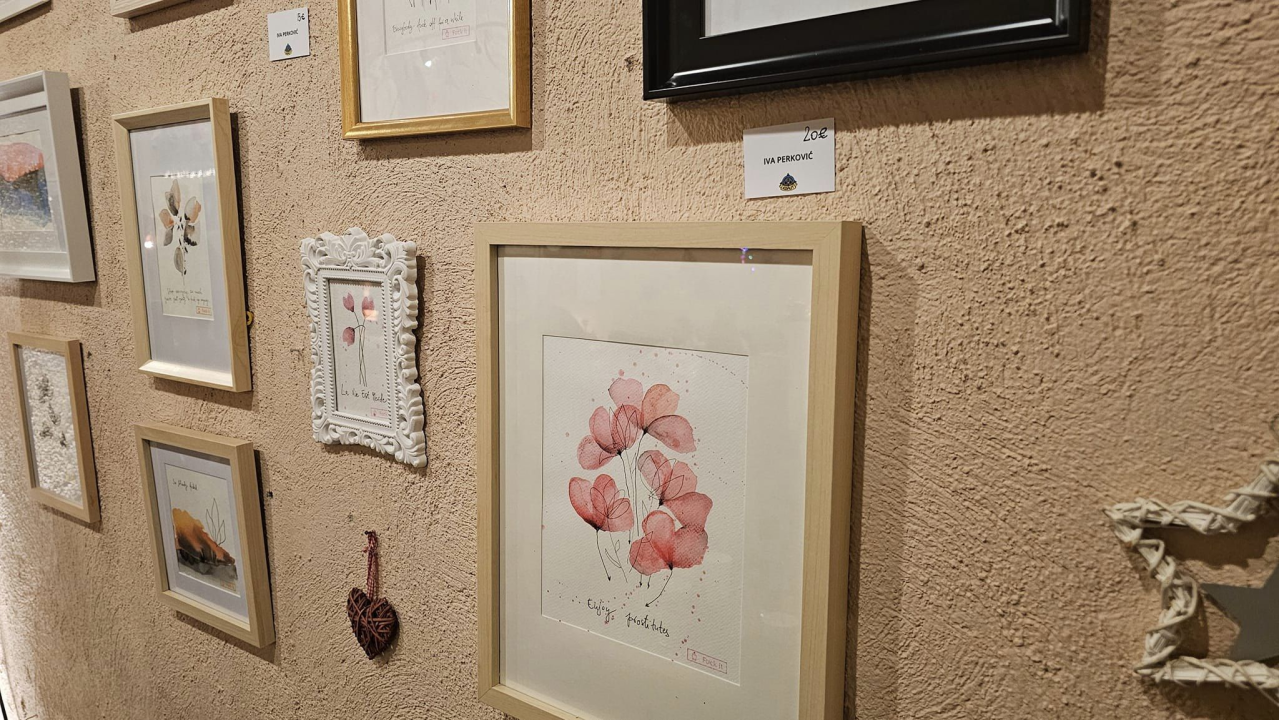 U Azimutu otvorena jedinstvena art &amp; craft izložba 'Božićni tinel'