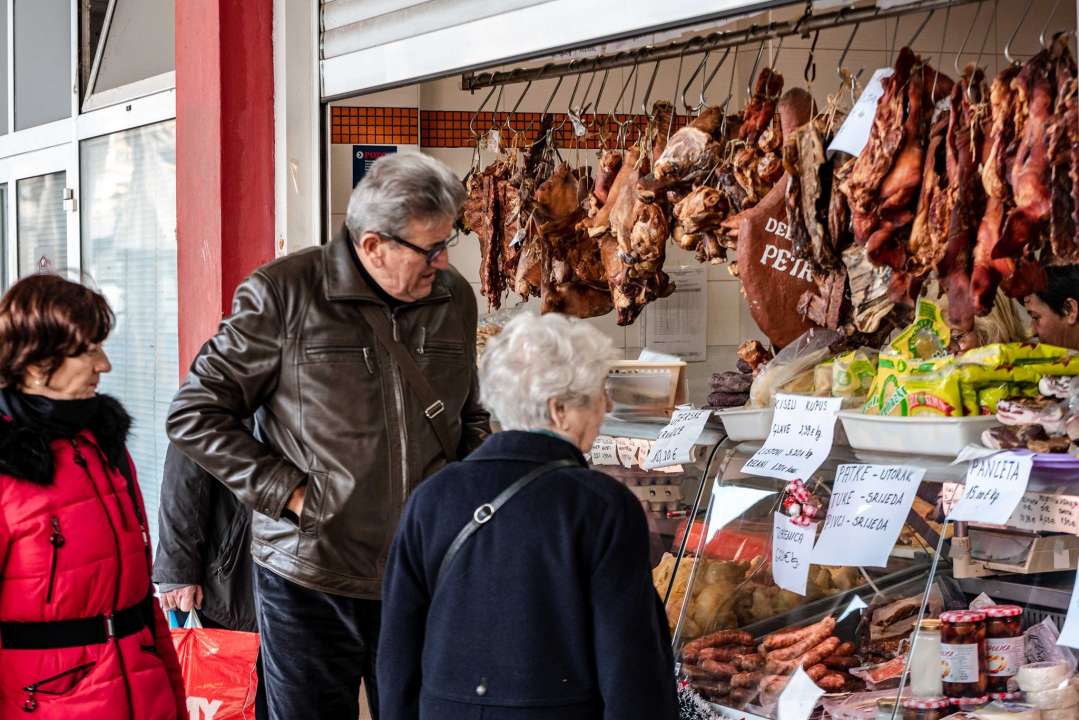 Za blagdane svi žele tuke, pivce i patke: Sve ćete naći na pijaci u Petrović Delikatesama