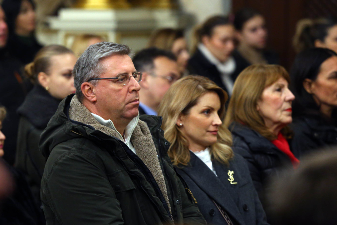 Biskup Rogić predvodio polnoćku u katedrali: 'Treba se odazvati glasu savjesti'