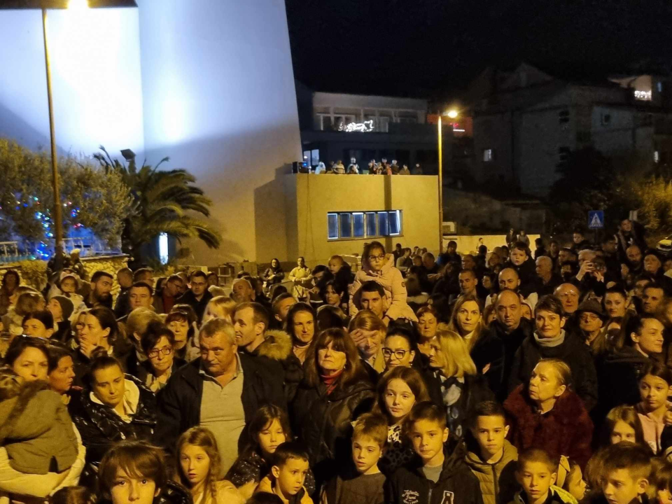 Župljani Vidika uprizorili žive jaslice, sugrađani oduševljeni 