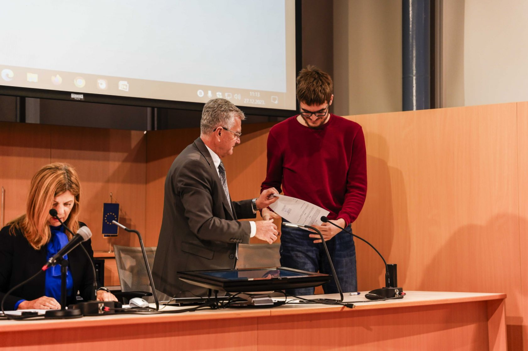 Šibenskim studentima dodijeljeni ugovori o stipendiranju: 'Želimo vam da se nakon studija većina vas vrati u Šibenik'