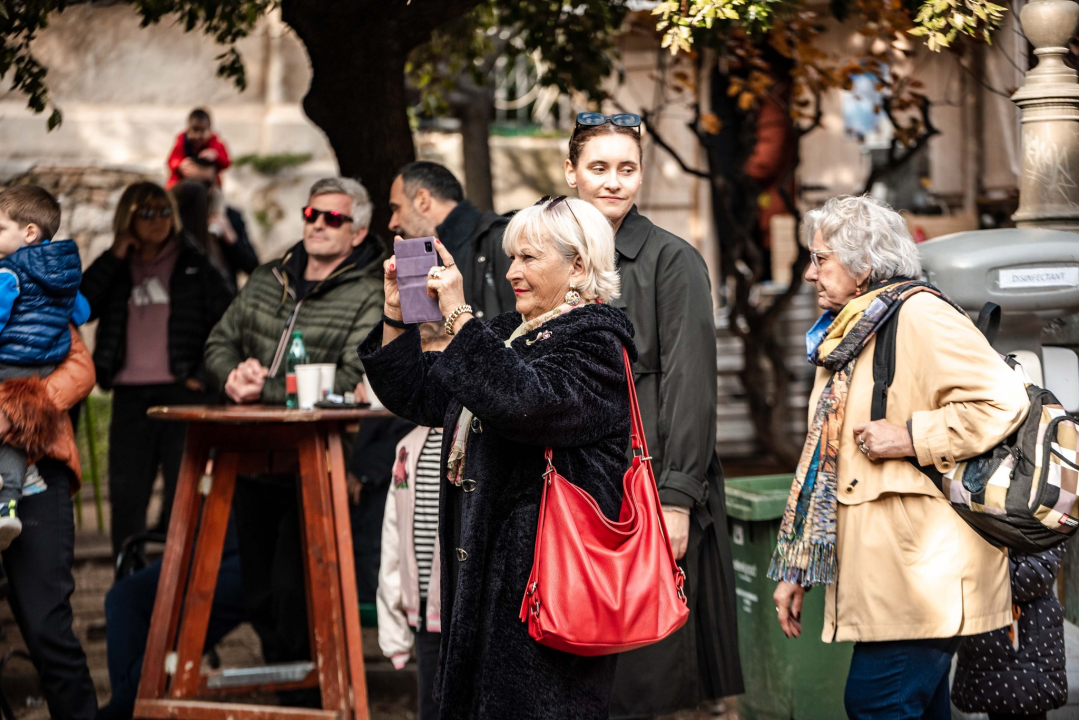'Jedinstveni spoj starosti i neiskustva': Teke Yeke rasplesali sve u Parkiću 