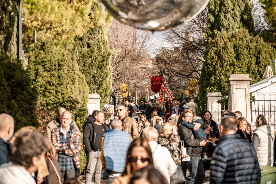 'Jedinstveni spoj starosti i neiskustva': Teke Yeke rasplesali sve u Parkiću 