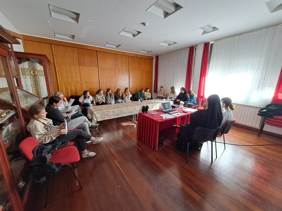 U samostanu Družbe sestara franjevki od Bezgrješne održana duhovna obnova za djevojke u Šibeniku 